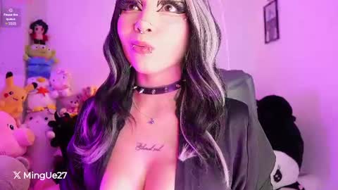 Snapshot of ming_yue_ chatting on 17, 7, 2026 My name is Fer Nice to meet you give it a thumbs up please its important online show from 17, 7, 2026
