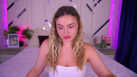 Snapshot of minifox_ chatting on 22, 9, 2025 minifox_ online show from 22, 9, 2025