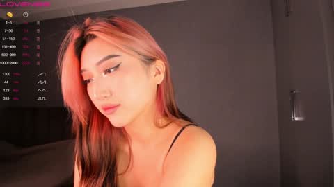 minnie_jin online show from 12, 12, 2024