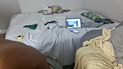 minniehunney online show from 24, 7, 2026