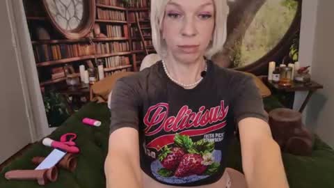 Tessa Rae online show from 25, 6, 2026