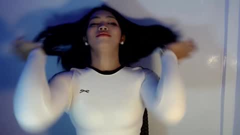 Mira Bella online show from 21, 12, 2024