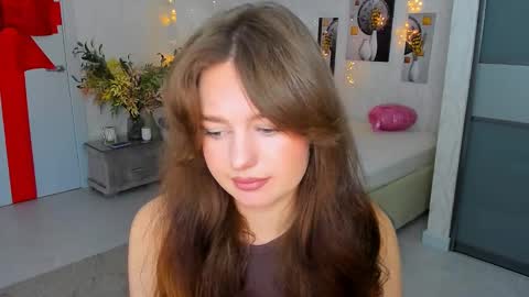 Emma online show from 6, 3, 2025