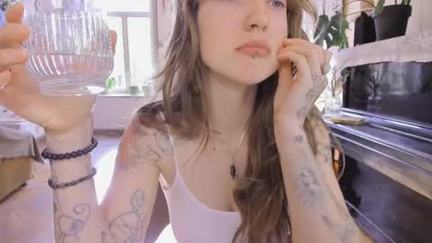 Snapshot of miranda2_0 chatting on 8, 11, 2025 miranda2_0 online show from 8, 11, 2025