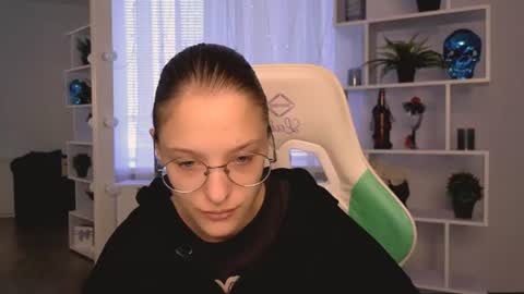 Snapshot of miranda__low chatting on 13, 7, 2026 Miranda online show from 13, 7, 2026