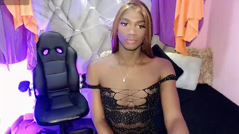 Snapshot of mirandaacollins chatting on 3, 11, 2025 mirandaacollins online show from 3, 11, 2025