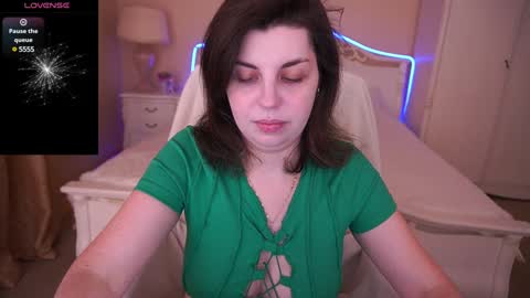 Snapshot of mirandawarm chatting on 2, 2, 2025 Miranda online show from 2, 2, 2025