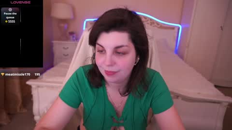 Snapshot of mirandawarm chatting on 2, 2, 2025 Miranda online show from 2, 2, 2025