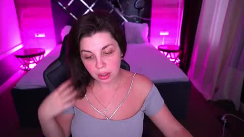 Snapshot of mirandawarm chatting on 13, 10, 2025 Miranda online show from 13, 10, 2025