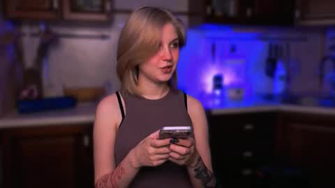 Snapshot of mirrameow chatting on 15, 11, 2025 Mira online show from 15, 11, 2025