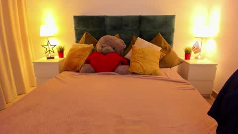 mishapallmer online show from 10, 10, 2025