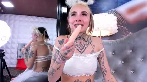 miss___angel online show from 8, 2, 2025