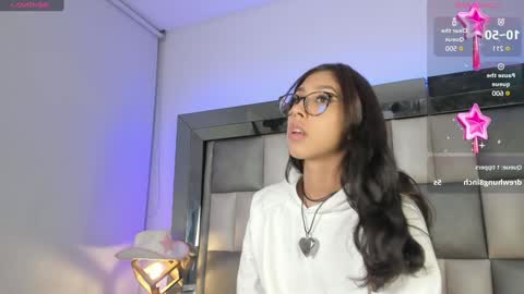 Soy lola online show from 10, 1, 2025