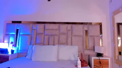 Miss Abigail  online show from 30, 11, 2025