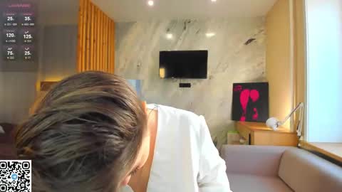 Snapshot of miss_bubbles chatting on 26, 9, 2025 Sandy online show from 26, 9, 2025