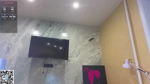 Snapshot of miss_bubbles chatting on 31, 10, 2025 Sandy online show from 31, 10, 2025