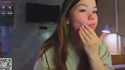 Snapshot of miss_bubbles chatting on 5, 11, 2025 Sandy online show from 5, 11, 2025