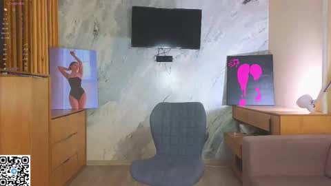 Snapshot of miss_bubbles chatting on 30, 11, 2025 Sandy online show from 30, 11, 2025