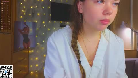 Snapshot of miss_bubbles chatting on 17, 12, 2025 Sandy online show from 17, 12, 2025