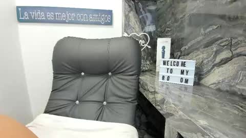 Snapshot of miss_danika chatting on 30, 4, 2026 Danika online show from 30, 4, 2026
