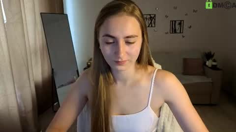 Snapshot of miss_emily19 chatting on 23, 6, 2026 Emily online show from 23, 6, 2026