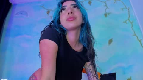 miss_evans_ online show from 23, 10, 2025