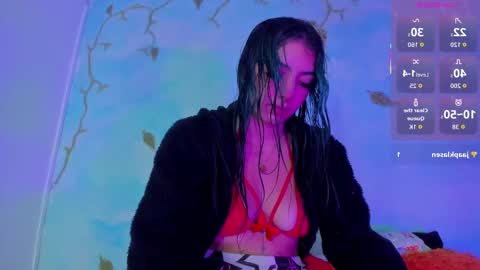 miss_evans_ online show from 19, 11, 2025