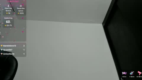 miss_eylens online show from 5, 3, 2025