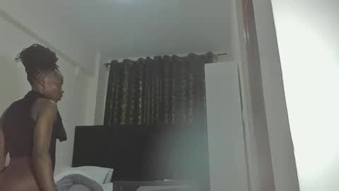 Miss Kiarrafit online show from 18, 11, 2025