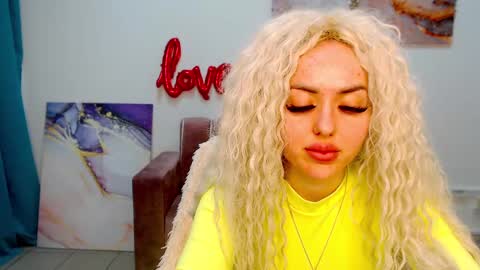 Snapshot of miss_kiten chatting on 9, 2, 2025 miss_kiten online show from 9, 2, 2025