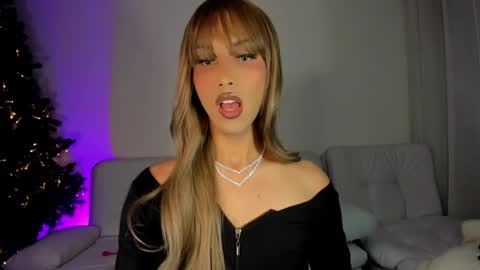 Goddess Myers  thumb up is important for me kisses  online show from 9, 12, 2024