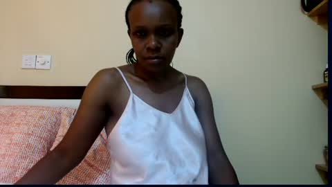 Snapshot of miss_reina21 chatting on 18, 7, 2026 Reina online show from 18, 7, 2026