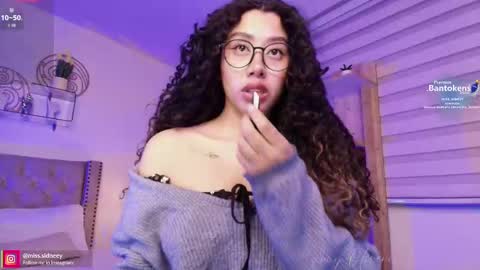 Amy Olivera online show from 14, 10, 2025