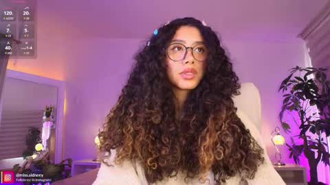 Amy Olivera online show from 7, 11, 2025