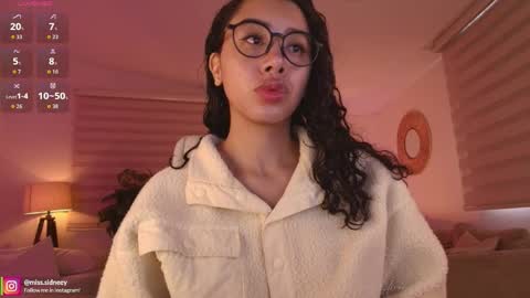Amy Olivera online show from 25, 5, 2026