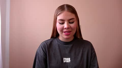 Snapshot of miss_sophie1 chatting on 30, 6, 2026 sophi 3 online show from 30, 6, 2026