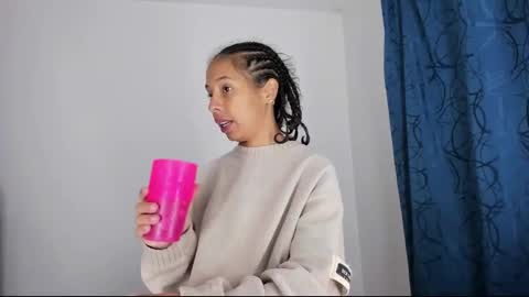 Snapshot of miss_sparkle666 chatting on 5, 1, 2025 miss_sparkle666 online show from 5, 1, 2025