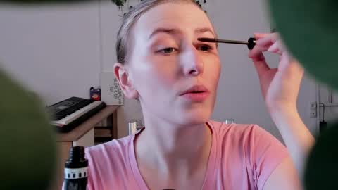 Snapshot of miss_strick chatting on 7, 4, 2026 Anneli online show from 7, 4, 2026