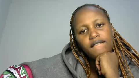 Snapshot of miss_vall chatting on 3, 2, 2025 miss_vall online show from 3, 2, 2025