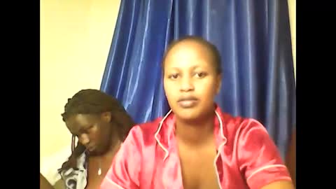 Snapshot of miss_vall chatting on 14, 11, 2025 miss_vall online show from 14, 11, 2025