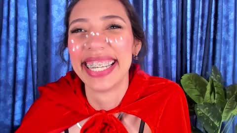 Snapshot of miss_veronica2 chatting on 31, 10, 2025 Miss Veronica online show from 31, 10, 2025