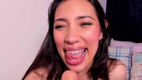 Snapshot of miss_veronica2 chatting on 28, 11, 2025 Miss Veronica online show from 28, 11, 2025