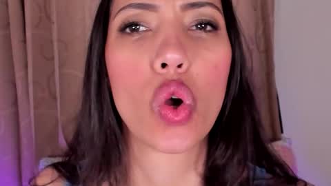 Snapshot of miss_veronica2 chatting on 5, 2, 2026 Miss Veronica online show from 5, 2, 2026