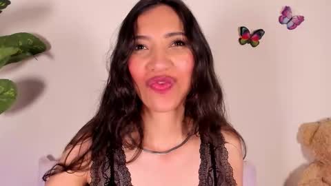 Snapshot of miss_veronica2 chatting on 4, 3, 2026 Miss Veronica online show from 4, 3, 2026