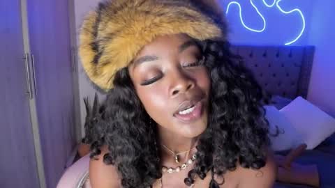 Tay Tay Independent Model   online show from 15, 1, 2025