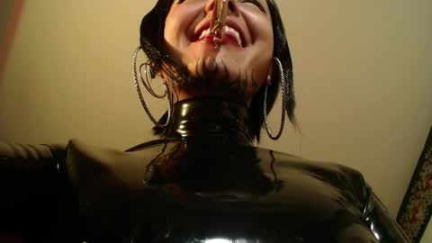 Anarkitten  online show from 15, 4, 2026