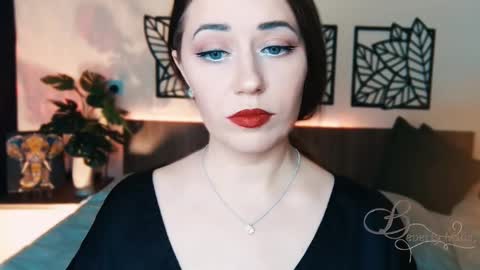 The divine Beverly online show from 21, 2, 2025