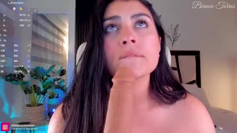 Bianca Torres online show from 25, 2, 2025