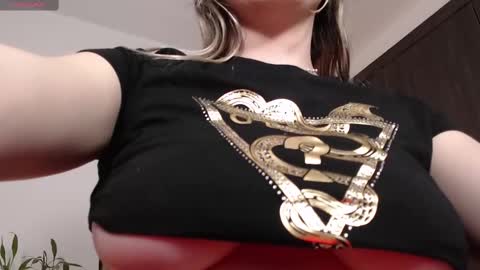 Snapshot of missblair12 chatting on 12, 3, 2025 MissBlair online show from 12, 3, 2025