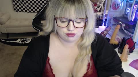 Snapshot of missdanibluee chatting on 16, 12, 2024 missdanibluee online show from 16, 12, 2024